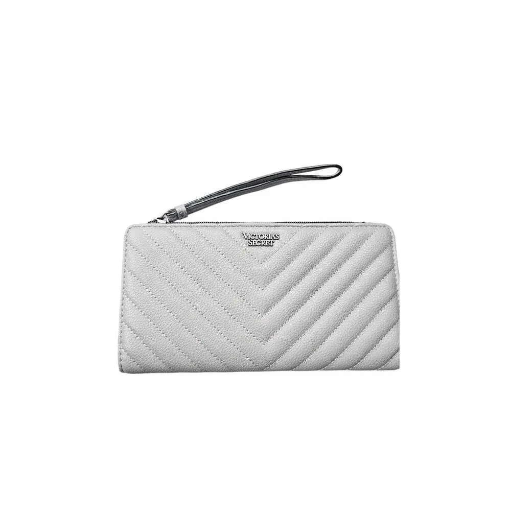 Victoria’s Secret Gray Pebbled V Quilt Zip Wallet - Picture 1 of 3
